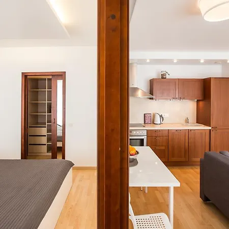 Apartment White And Bright Near Downtown *