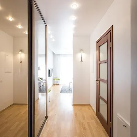 Apartment White And Bright Near Downtown *